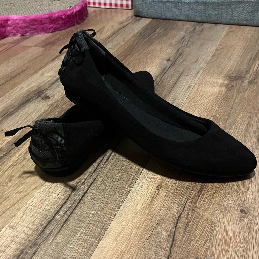 🥿🖤✨NEW BLACK FLATS W/LACE BOW✨🖤🥿